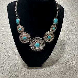 Elegant Turquoise and Silver Necklace